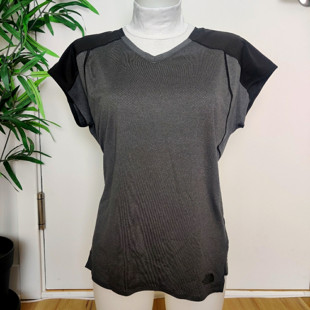 The North Face Flashdry V-neck Cap Sleeve Sports Shirt